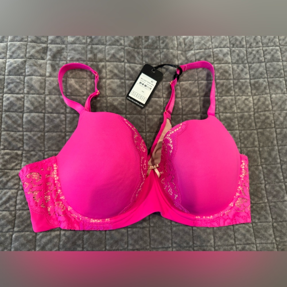 City chic t shirt bra. NWT 38D